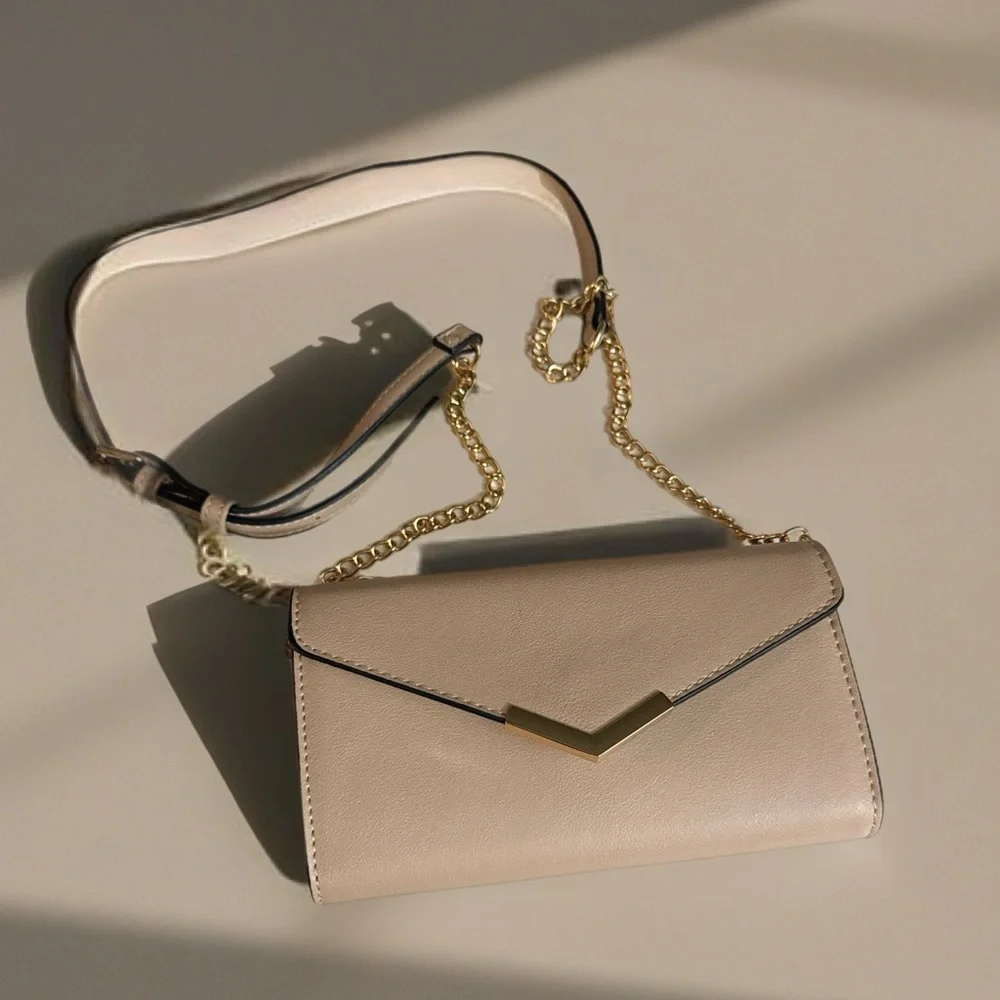 Elegant Beige Crossbody Bag - Picture 1 of 8